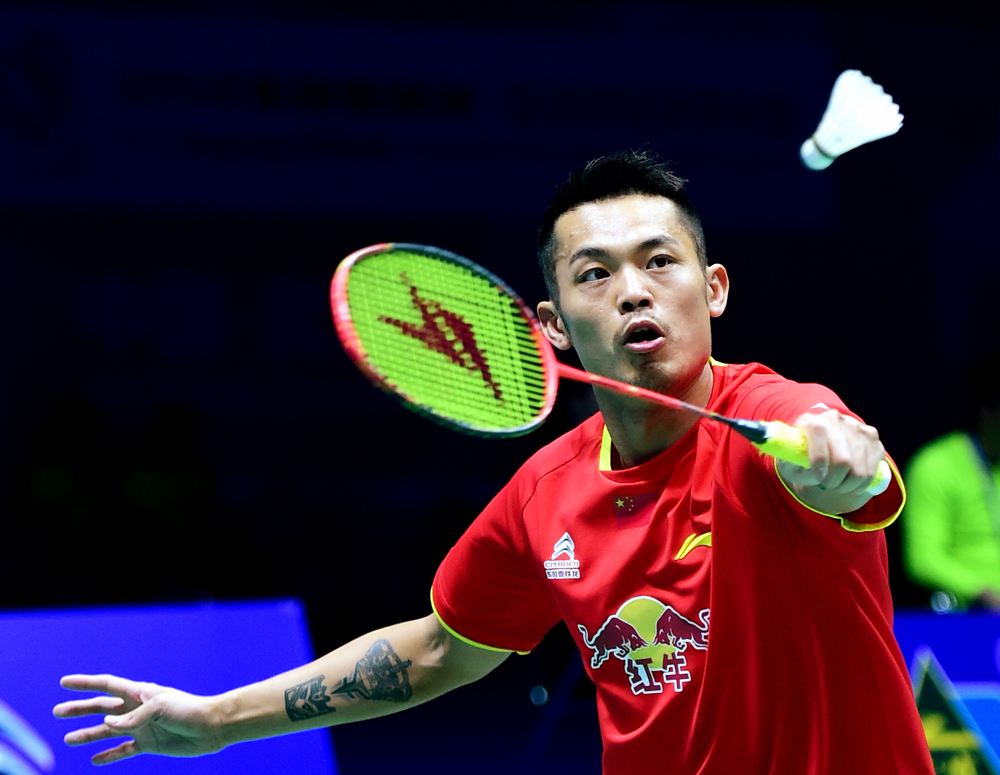 某冠军队并 某冠军队并